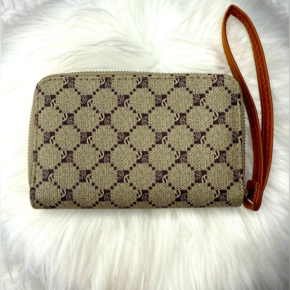 Brown Patterned Wristlet - Picture 3 of 7